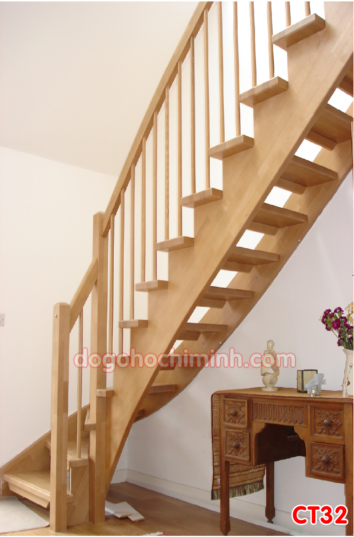 Cầu thang gỗ đẹp giá rẻ CT32